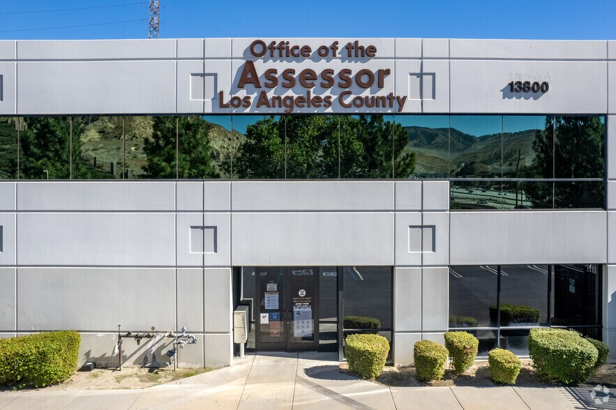 More Photos Of 13800 Balboa Blvd, Sylmar Office For Sale
