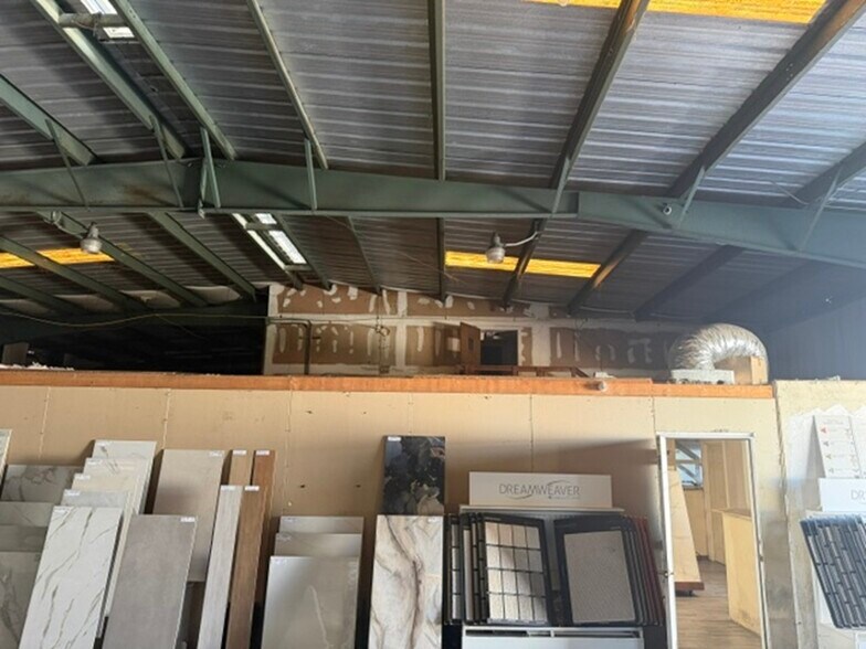 More Photos Of 1613 SE 15th Ter, Cape Coral Warehouse For Lease