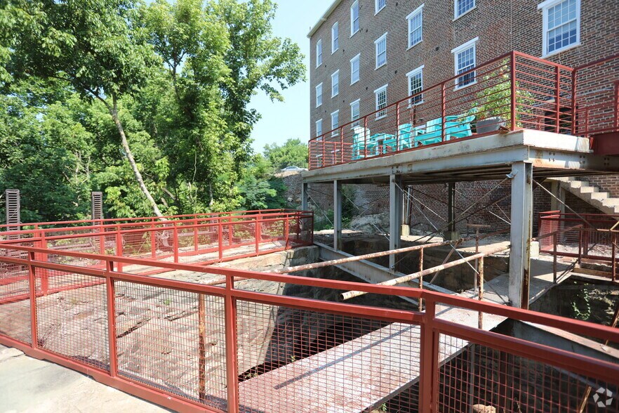 More Photos Of 116 E Main St, Haw River Apartments For Lease