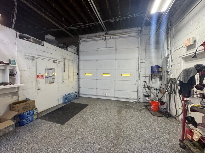 More Photos Of 419 W Main St, Smithtown Auto Repair For Sale