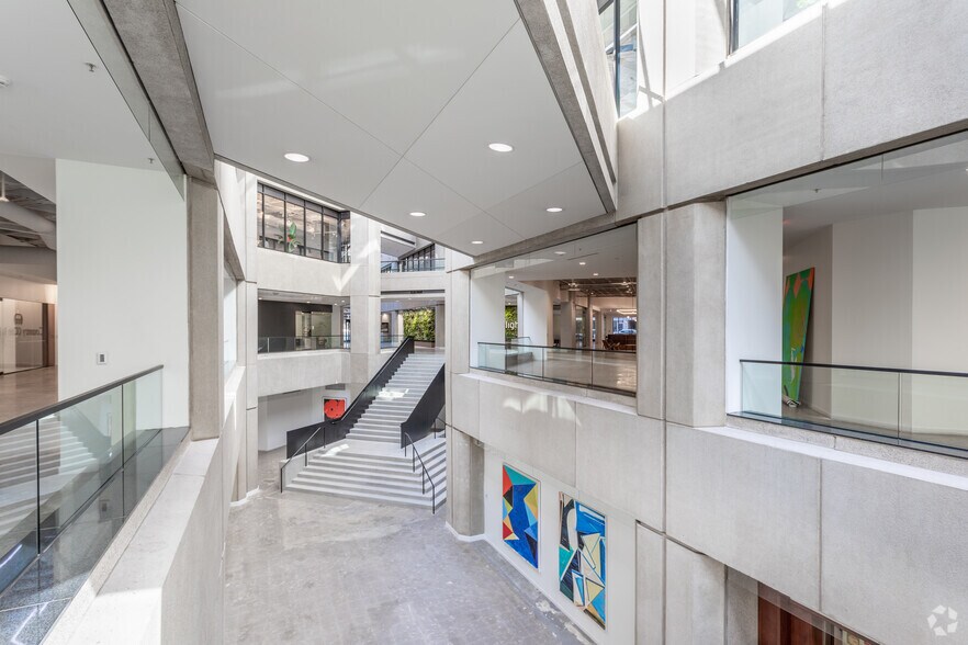 More Photos Of 1100 Main St, Kansas City Office For Lease