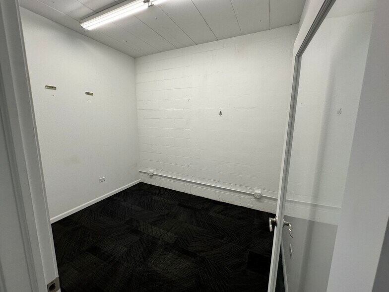 More Photos Of 220-230 Hicks Pl, Palatine Storefront Retail Residential For Sale