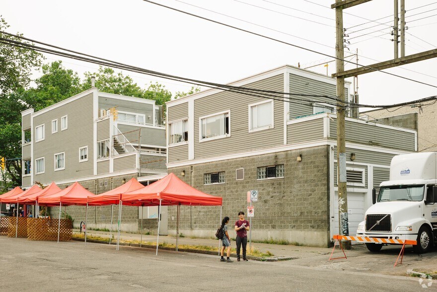 More Photos Of 477 Powell St, Vancouver Apartments For Sale