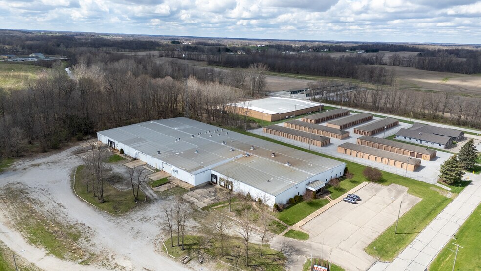 More Photos Of 811 Commerce Dr, Kendallville Manufacturing For Sale