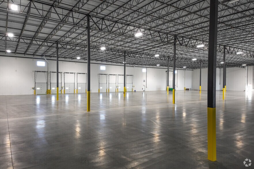 More Photos Of 20220 Fenside Crossing, Westfield Distribution For Lease