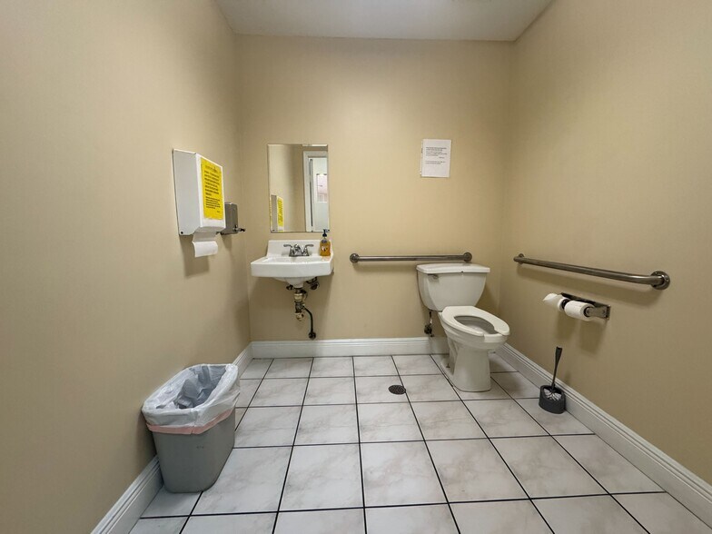 More Photos Of 1100 S Main St, Belle Glade Office Residential For Sale