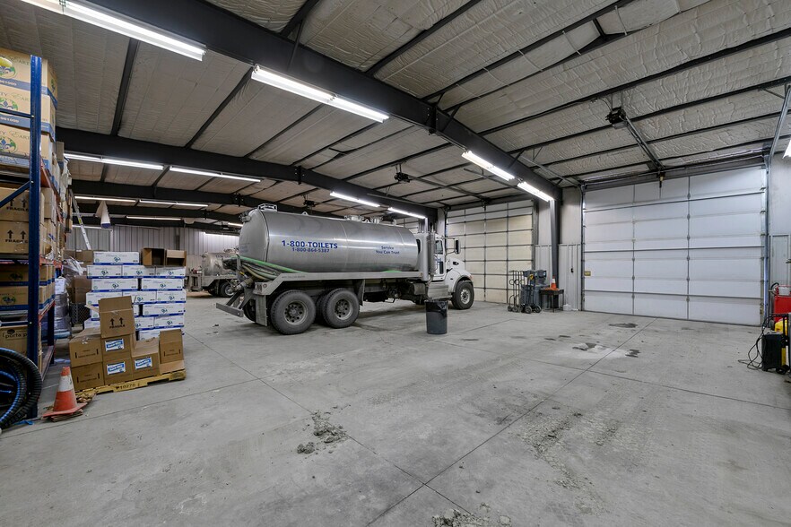 More Photos Of 44-46 Wilkins Peak Dr, Rock Springs Warehouse For Sale