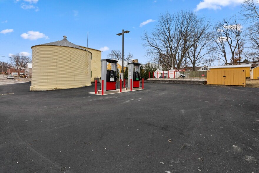 More Photos Of 225 Jackson St, Augusta Service Station For Sale