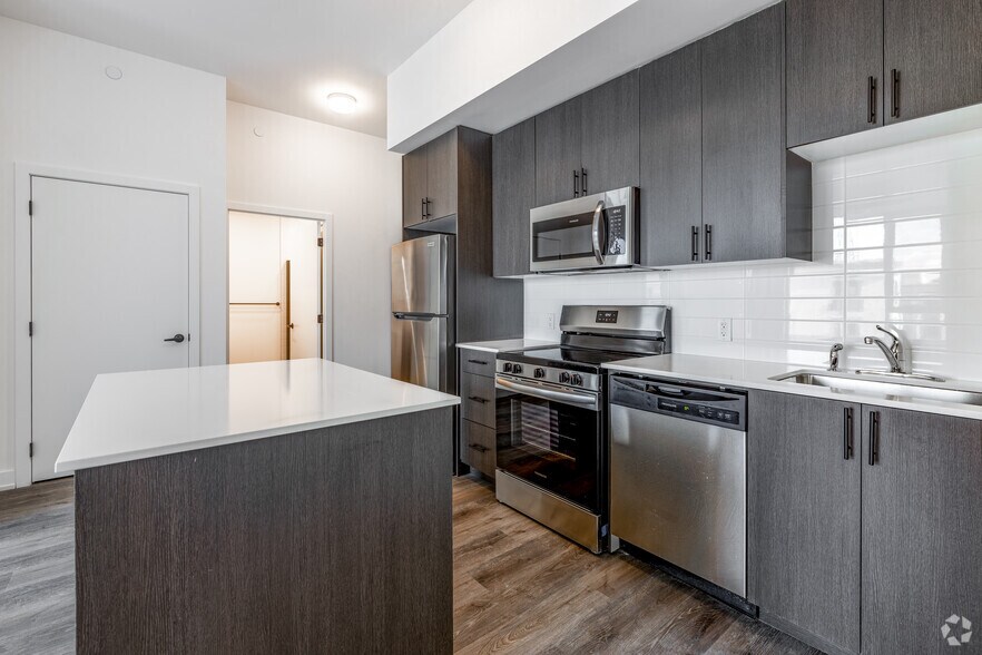 More Photos Of 2475 Old Bronte Rd, Oakville Apartments For Lease