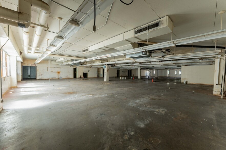 More Photos Of 917 Kokea St, Honolulu Office For Lease