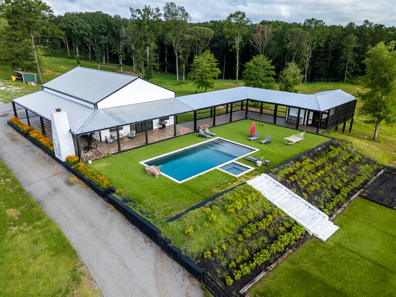 More Photos Of 2199 Roosterville Rd, Roopville Horse Stables For Sale