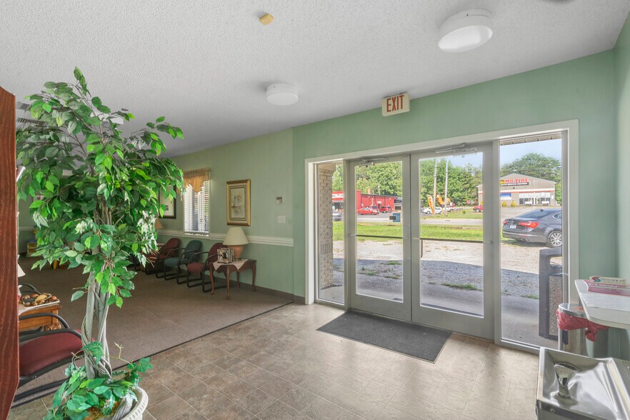 More Photos Of 2180 Northwest Blvd, Newton Medical For Sale