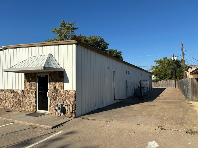More Photos Of 5021 Gordon Smith Dr, Rowlett Warehouse For Sale