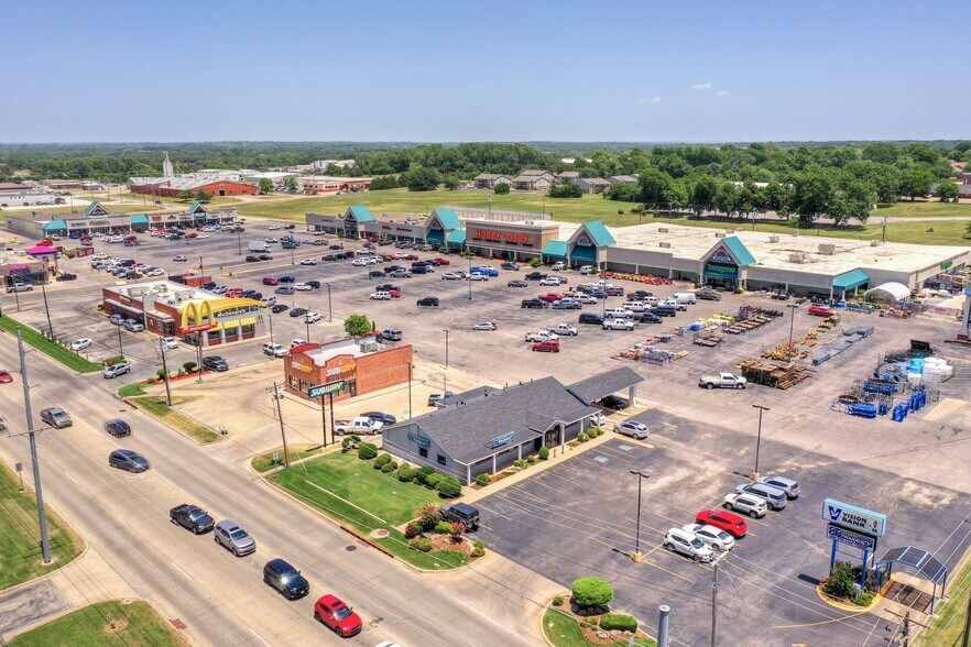 More Photos Of 1800 Arlington St, Ada Unknown For Lease