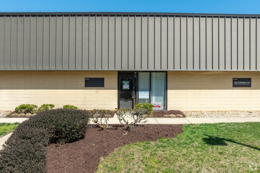 More Photos Of 9176 Red Branch Rd, Columbia Showroom For Lease