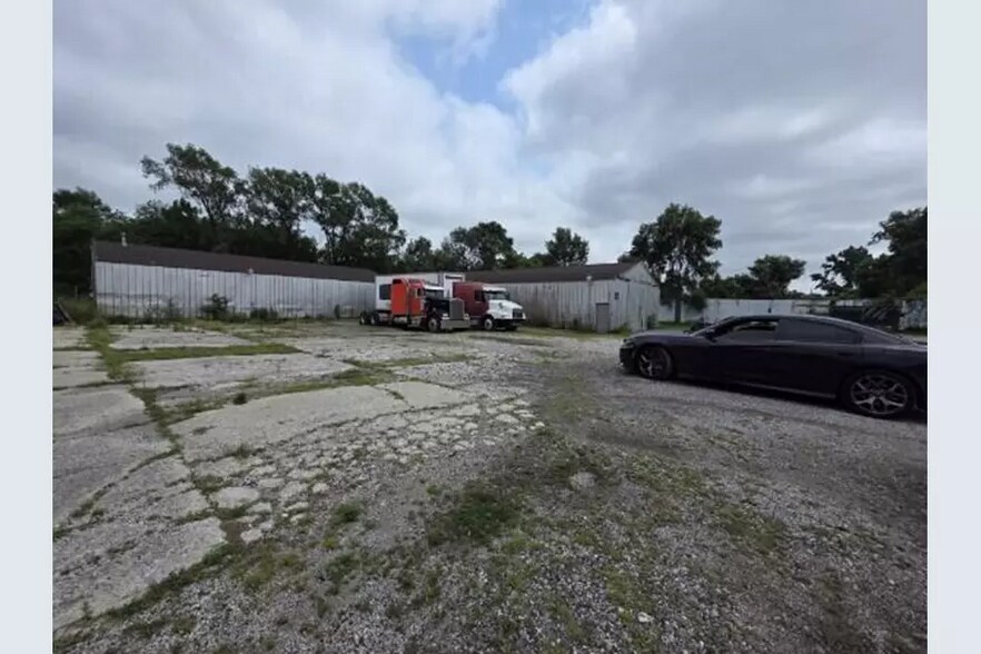 More Photos Of 3777 Vermont St, Gary Industrial For Sale