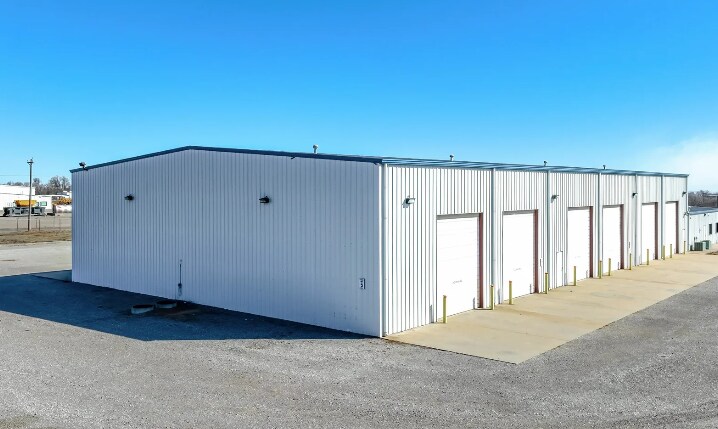 More Photos Of 2003 S Merritt Rd, Elk City Warehouse For Lease