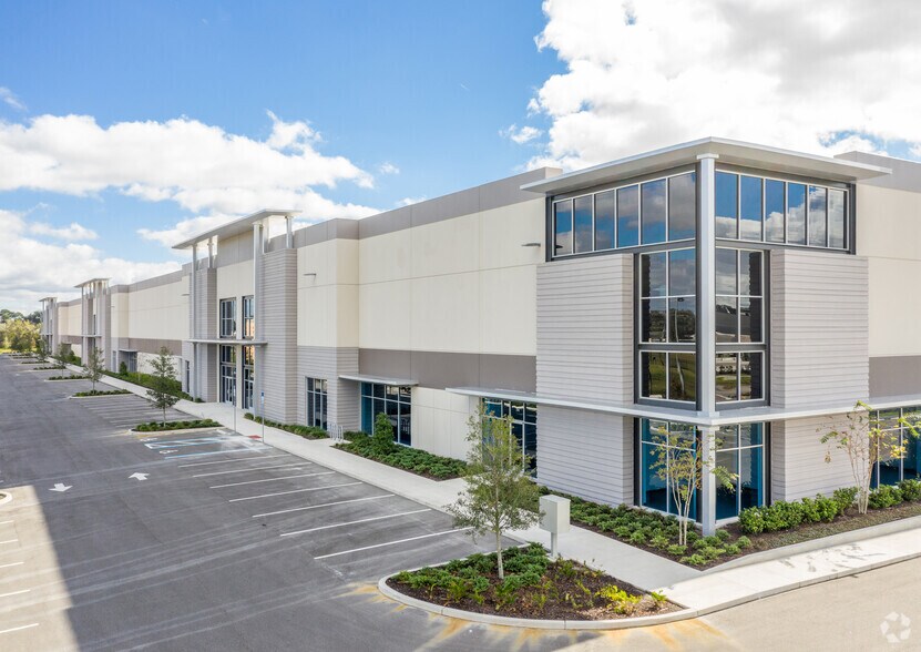 More Photos Of 7725 Winegard Rd, Orlando Unknown For Lease