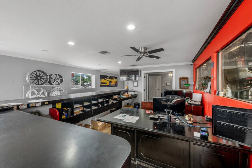 More Photos Of 658 Aldine Mail Route Rd, Houston Auto Repair For Sale