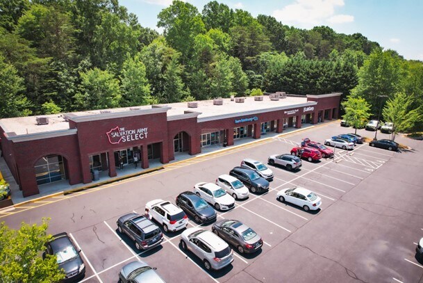 More Photos Of 3610 N Elm St, Greensboro Freestanding For Lease