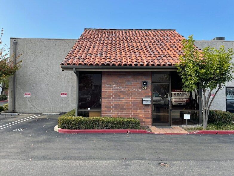 More Photos Of 245 Fischer Ave, Costa Mesa Light Manufacturing For Lease