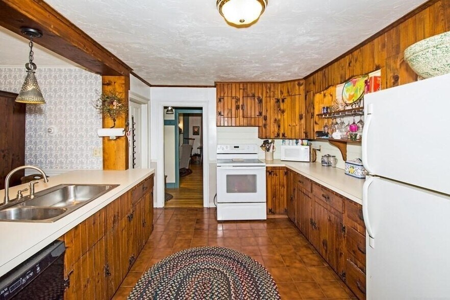 More Photos Of 18 Sargent St, Cherry Valley Flex For Sale