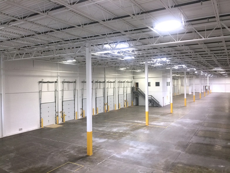 More Photos Of 12 Forge Pky, Franklin Warehouse For Lease