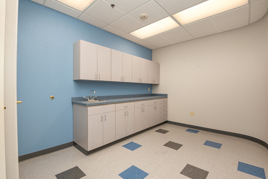 More Photos Of 5 Pine Cone Rd, Dayton Office For Sale