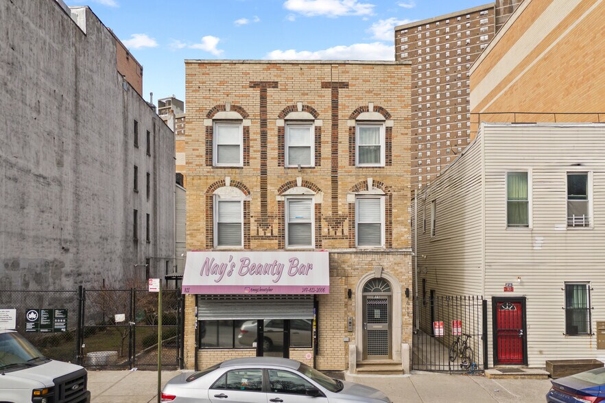 Primary Photo Of 811 Courtlandt Ave, Bronx Apartments For Sale