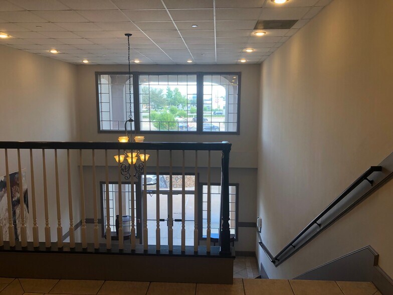 More Photos Of 9330 W Broadway St, Pearland Unknown For Lease