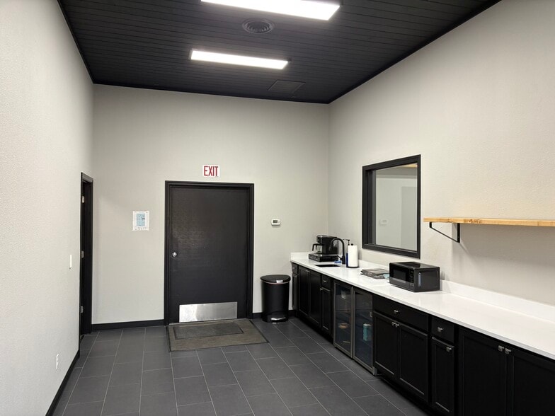 More Photos Of 1416 W Ainsworth Ave, Pasco Industrial For Sale