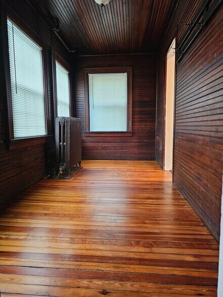 More Photos Of 203 Sanford St, Rochester Specialty For Sale