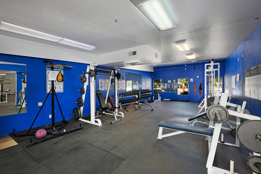 More Photos Of 122 Scott River Rd, Fort Jones Light Manufacturing For Sale