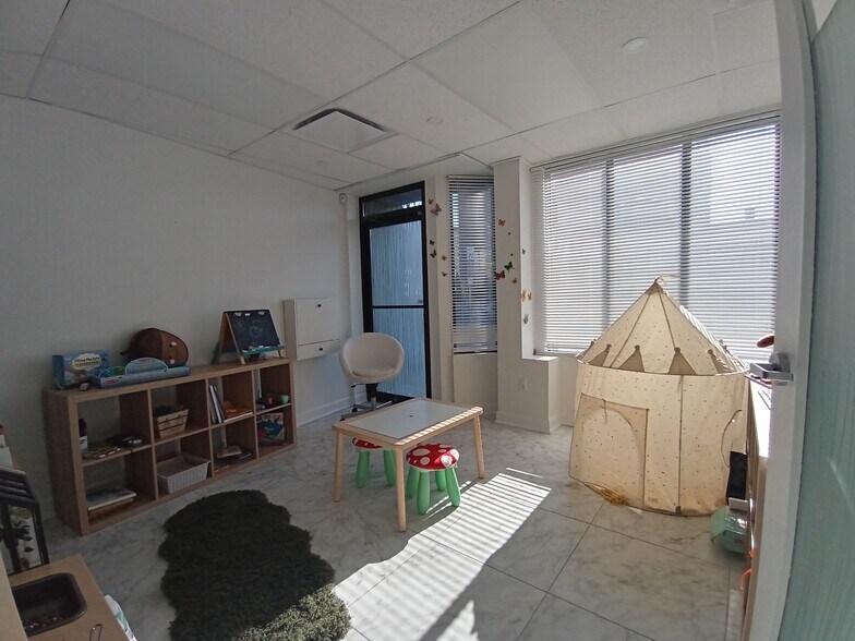 More Photos Of 69 Kempster Ave, Ottawa Office For Sale