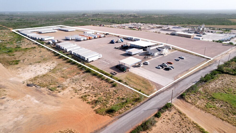 Primary Photo Of 539 El Pico rd, Laredo Truck Terminal For Lease