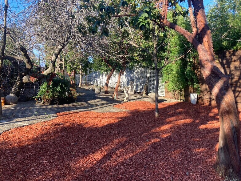 More Photos Of 870 Hartnell Ave, Redding Garden Center For Sale