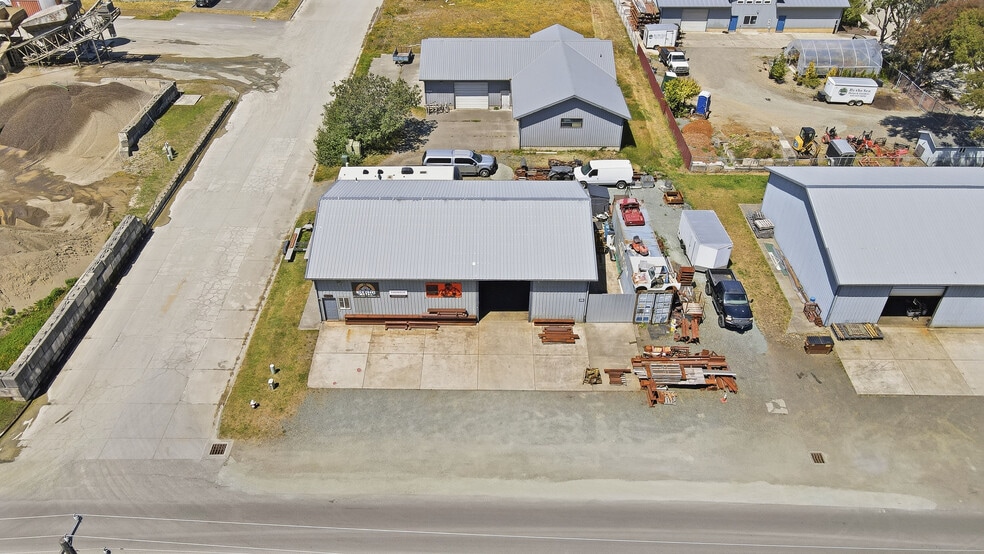 More Photos Of 55374 Rosa Rd, Bandon Manufacturing For Sale