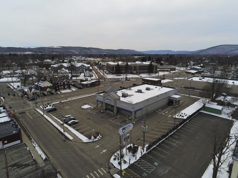 More Photos Of 209 Mount Zoar St, Elmira Drugstore For Lease
