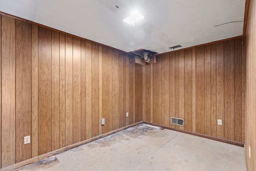 More Photos Of 9270 Old Perry Hwy, Pittsburgh Loft Creative Space For Sale