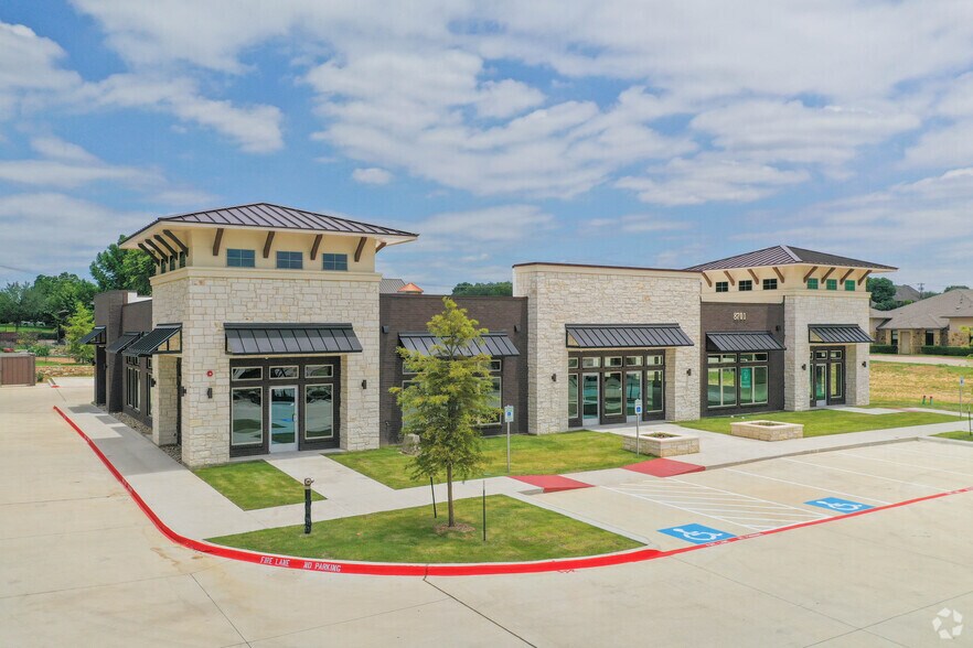 More Photos Of 8701 N Tarrant Pky, North Richland Hills Storefront Retail Office For Lease