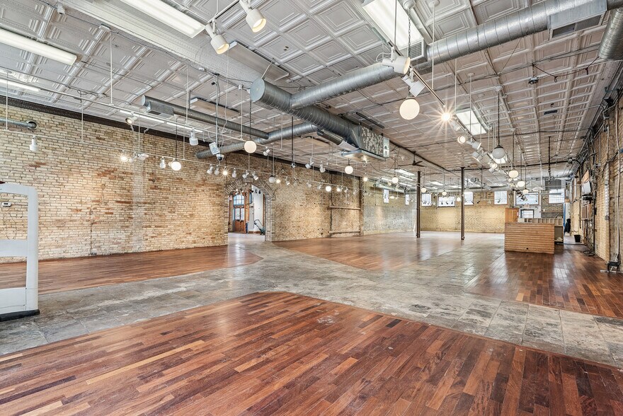 More Photos Of 309 S Cedar Ave, Minneapolis Storefront Retail Office For Sale