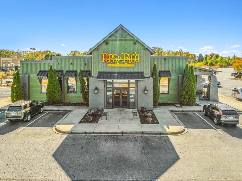 More Photos Of 102 Southern Center Way, Easley Restaurant For Sale