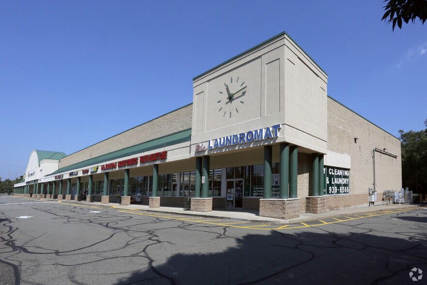 More Photos Of 625-675 Paterson Ave, Carlstadt General Retail For Lease