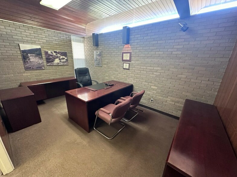 More Photos Of 918 Garland Street, Little Rock Office For Sale