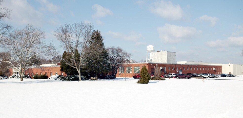 More Photos Of 225 Willowbrook Rd, Freehold Warehouse For Lease