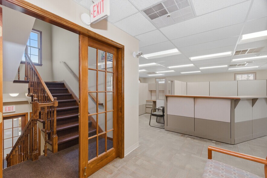 More Photos Of 352 Park Ave, Woonsocket Office For Sale