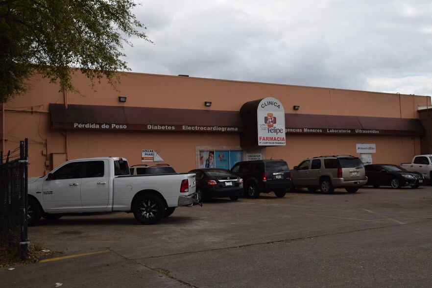 More Photos Of 7118 Harrisburg Blvd, Houston Medical For Sale