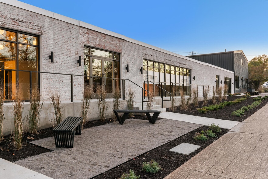 More Photos Of 469 Chestnut St, Nashville Freestanding For Lease