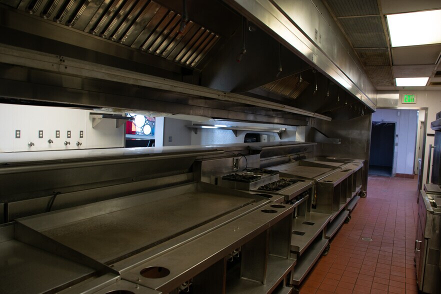 More Photos Of 12792 Riverdale Blvd NW, Coon Rapids Restaurant For Lease