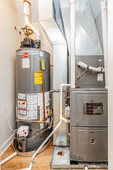 More Photos Of 6711 S Paxton Ave, Chicago Multifamily For Sale